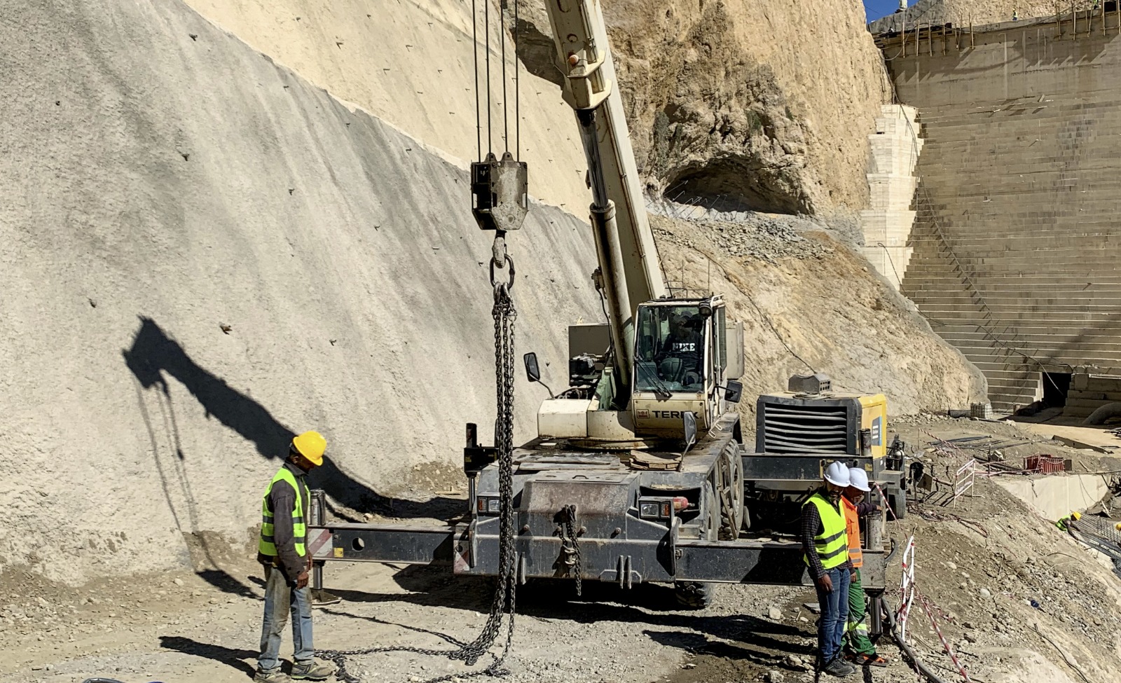 إقليم الحوز.. وتيرة متسارعة في أشغال سد “تسا ويركان” لتعزيز الموارد المائية المحلية