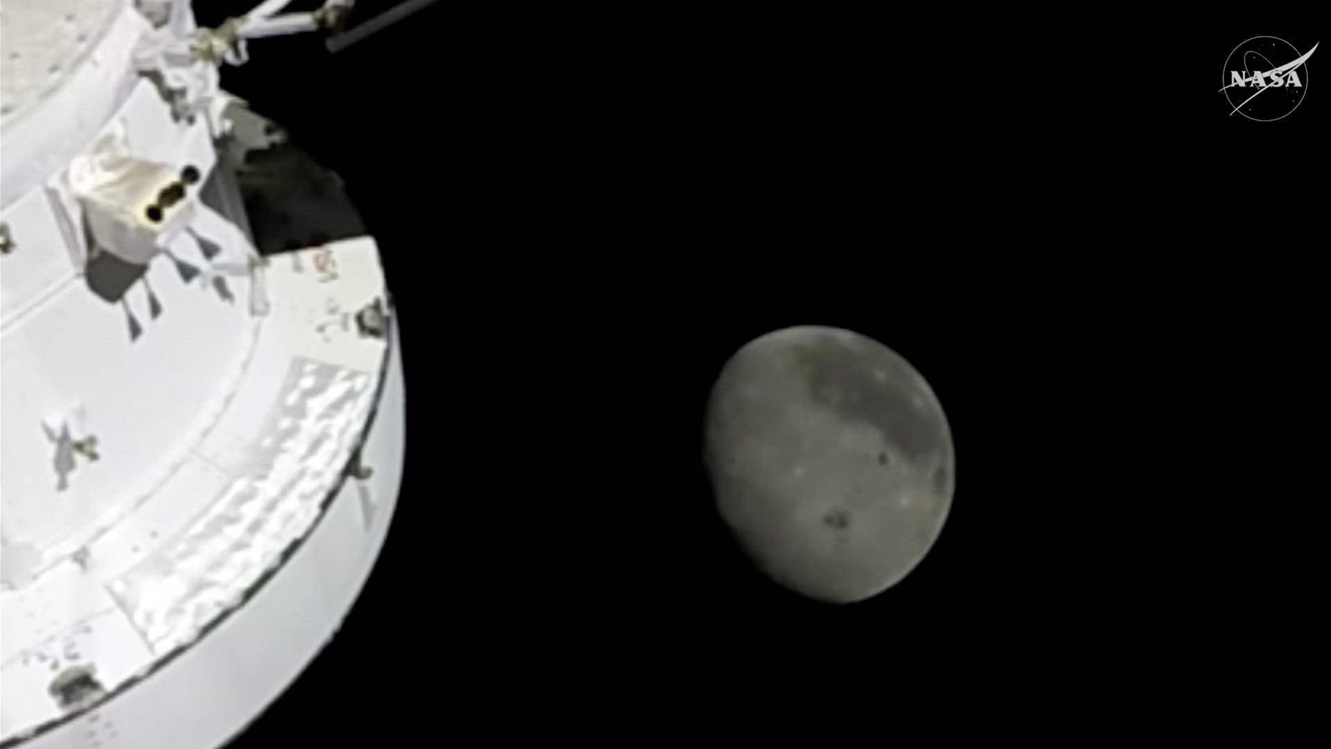 رواد “أرتيميس” يحطمون الرقم القياسي لأبعد مسافة يقطعها البشر في الفضاء