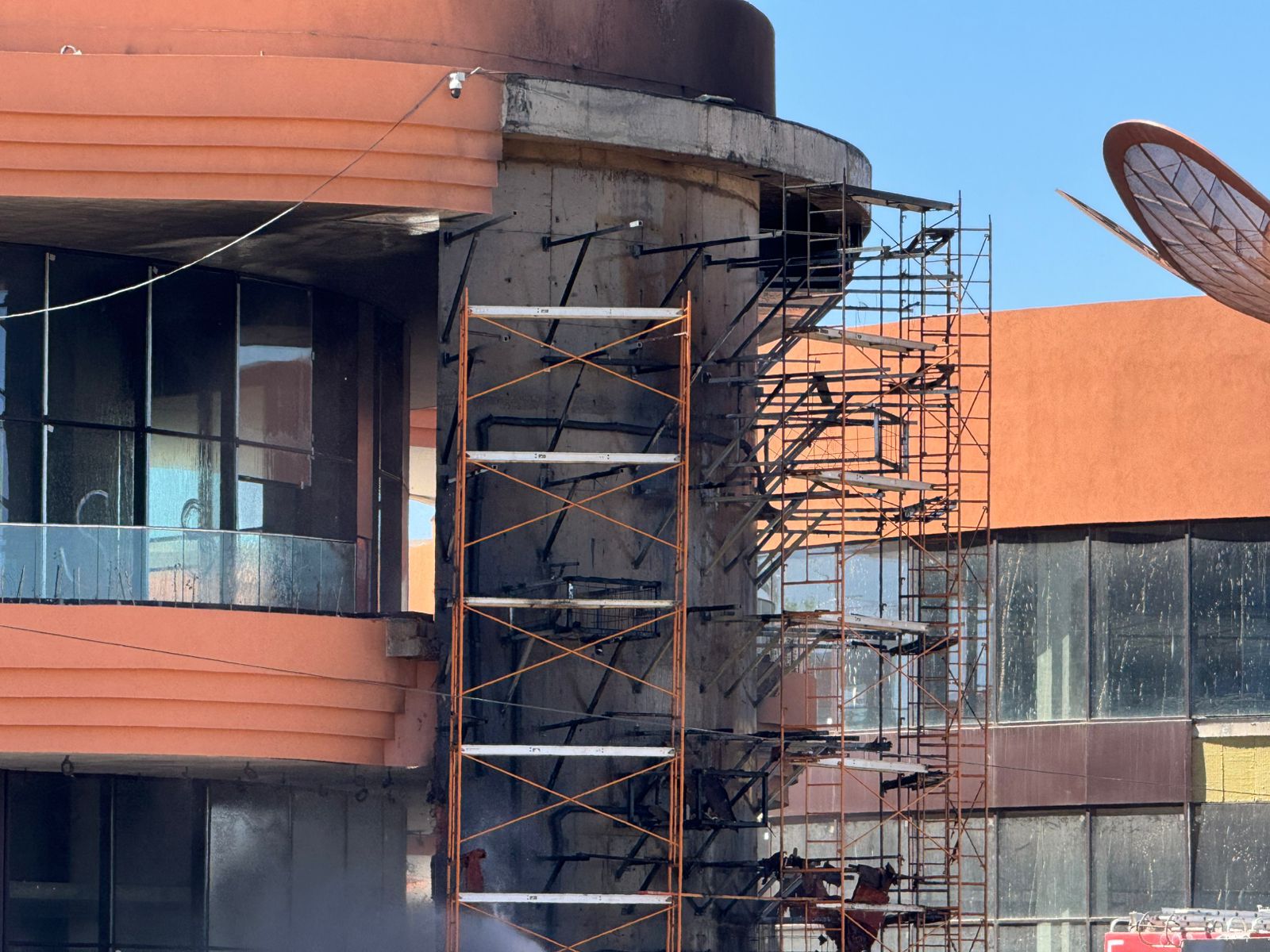 بالفيديو.. اندلاع حريق محدود بورش “موروكو مول” بمراكش