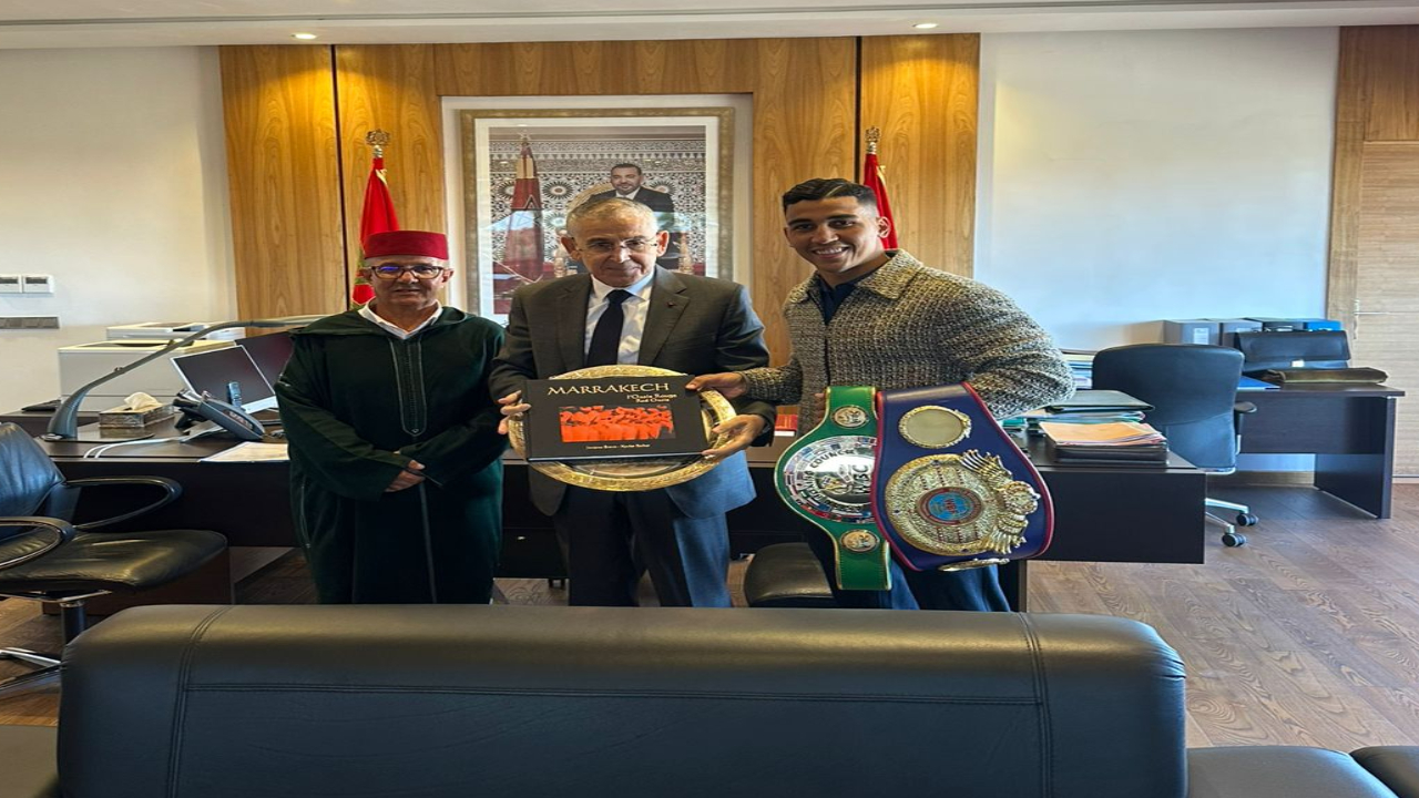 احتفاءً بإنجازاته القارية والدولية.. والي جهة مراكش آسفي يستقبل البطل العالمي طارق هدير
