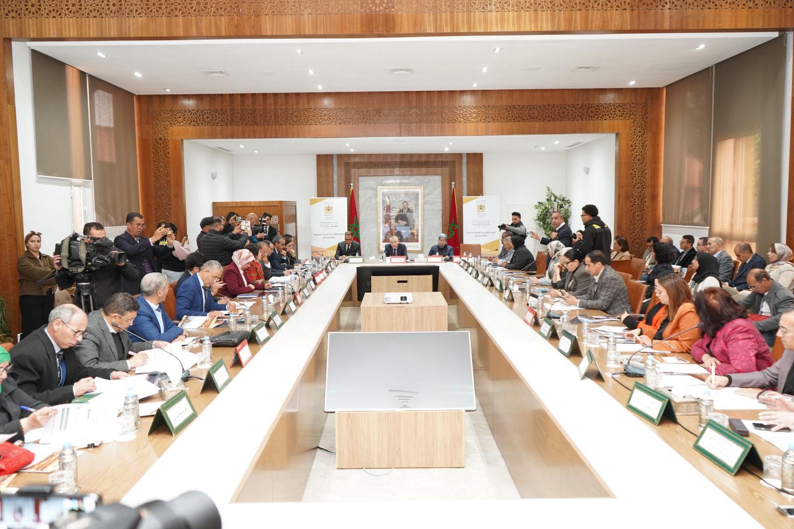 مراكش.. المصادقة على مشاريع اجتماعية وتوزيع 13 مركبة في اجتماع للجنة التنمية البشرية