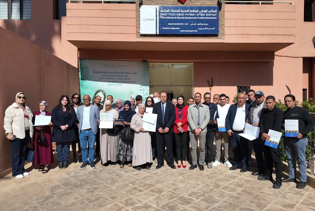 المكتب الوطني للسلامة الصحية ONSSA يعزز تنافسية التعاونيات الفلاحية بمراكش عبر تسليم التراخيص الصحية