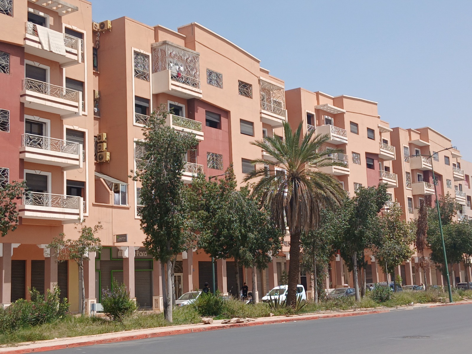 سكان “إقامة الحديقة” بحي الازدهار مراكش يطالبون بسحب ترخيص محل للألعاب بسبب “الإزعاج”