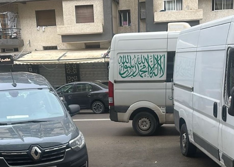 العثور على جثة شاب داخل محل تجاري والسلطات تفتح تحقيقاً في الواقعة