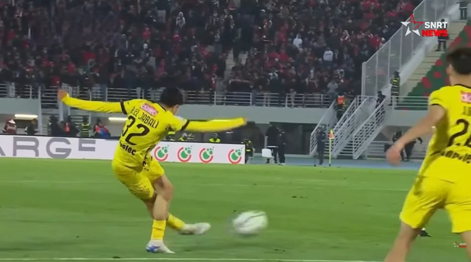 من بانينكا إلى رابونا.. رحلة في عالم اللمسات الكروية الخالدة