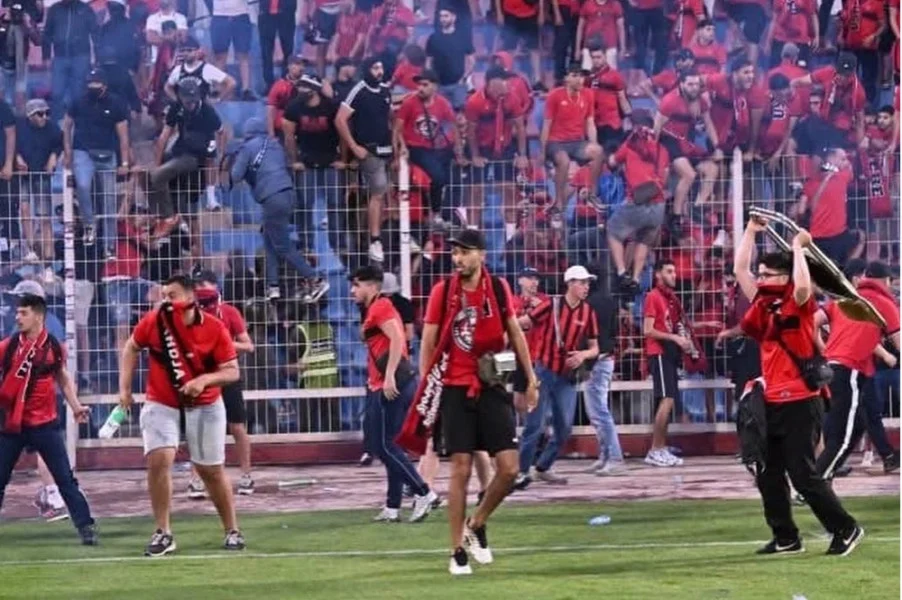 أحداث لا رياضية ترافق انطلاق مباراة أولمبيك آسفي واتحاد العاصمة بملعب المسيرة