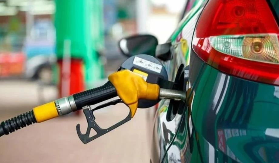 الغازوال/البنزين.. مجلس المنافسة يصدر مذكرة حول تطور الأسعار بالأسواق الدولية وانعكاسها على أسعار البيع بمحطات الوقود بالمغرب