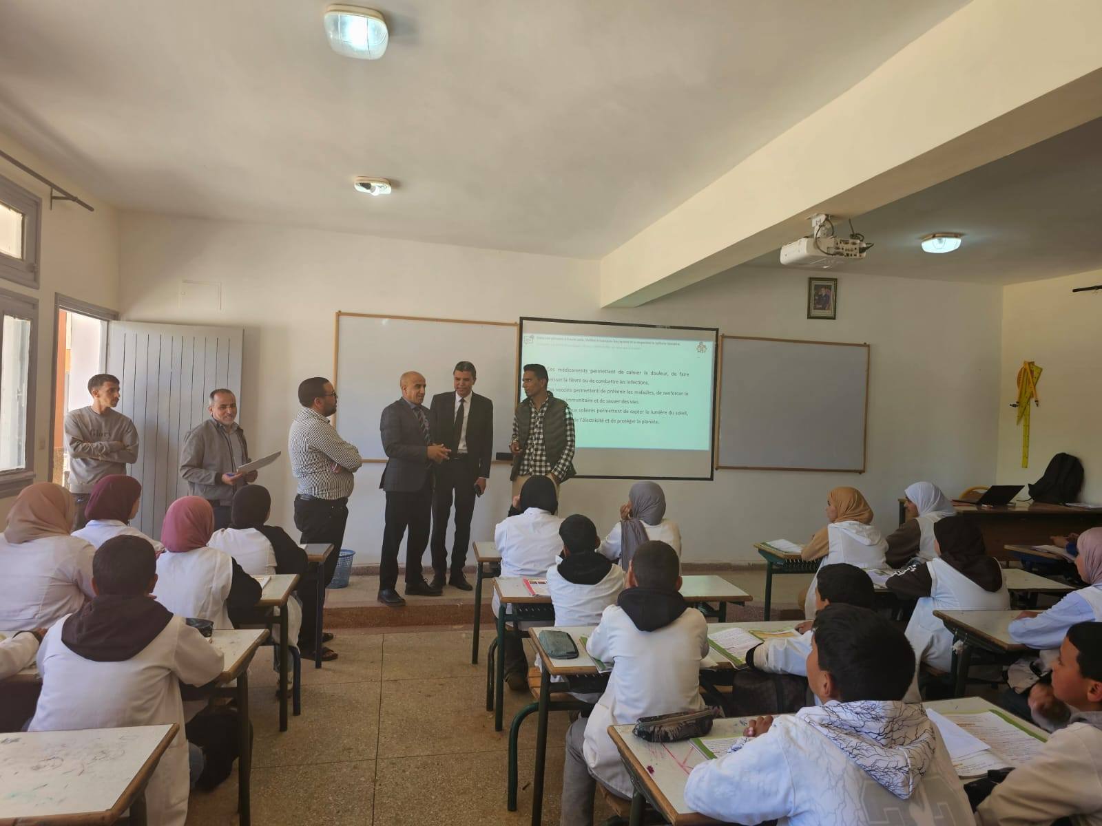 مدير الأكاديمية الجهوية للتعليم يزور أوراش بناء وتأهيل مؤسسات تعليمية بالحوز +صور