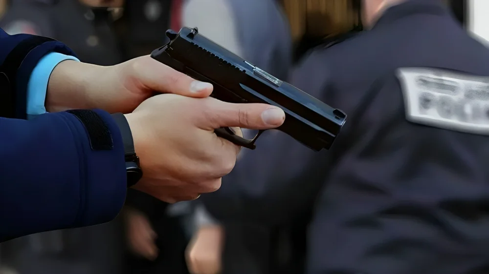 إطلاق الرصاص على صاحب سوابق “هايج” يحمل السلاح الأبيض