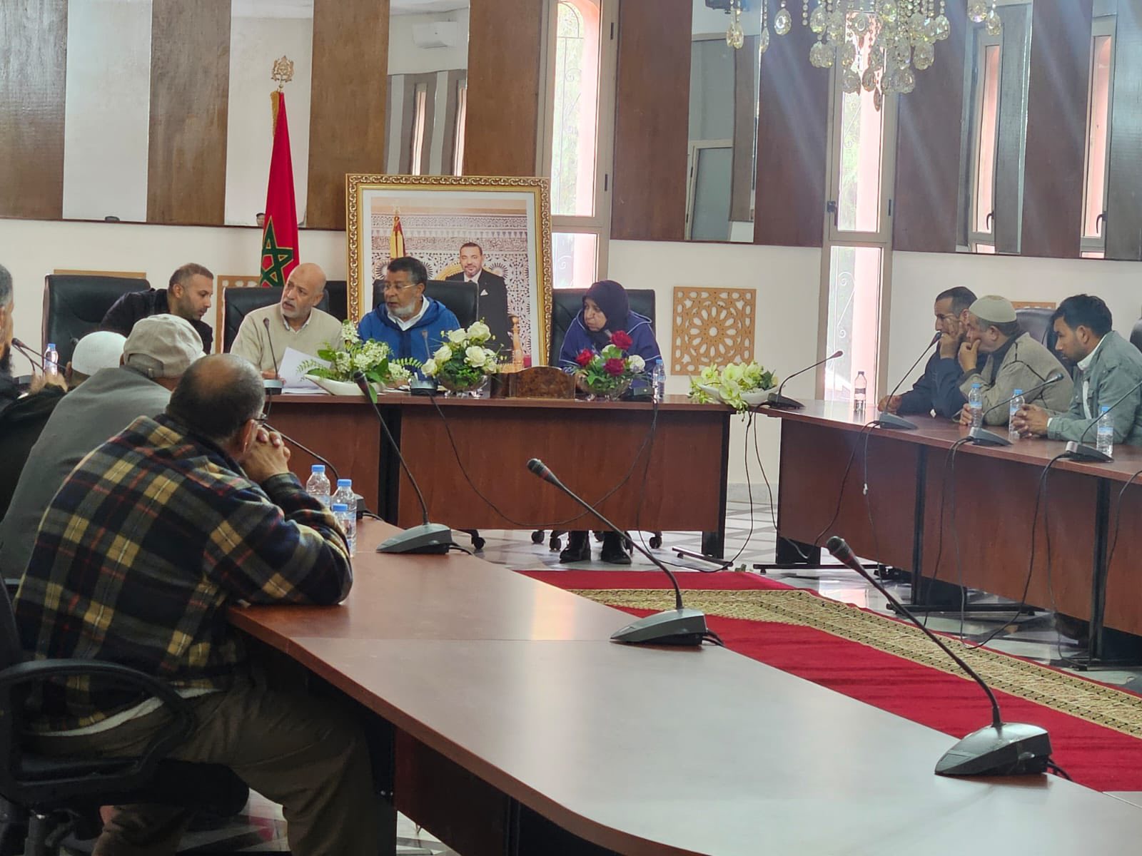 لحباب رئيس جماعة تسلطانت يعقد اجتماعاً لمعالجة تعثرات تسوية بقع “دوار السلطان”