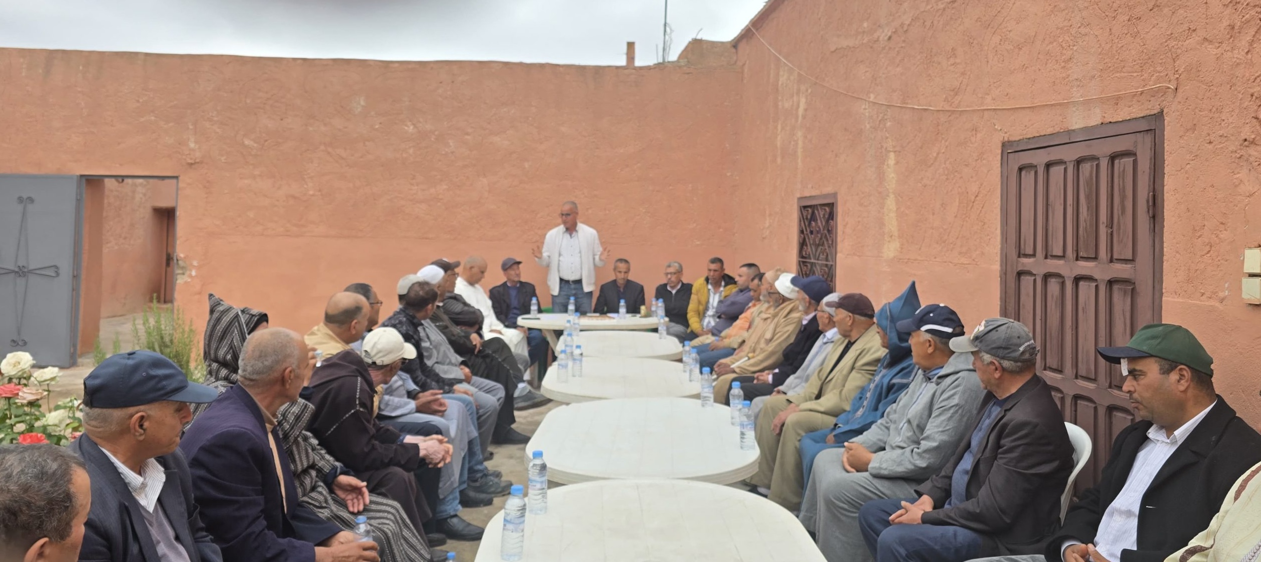 الاتحاد الاشتراكي بجماعة الفرائطة يعقد اجتماعا لتدارس إعادة هيكلة القطاعات الحزبية وقطاع الفلاحين