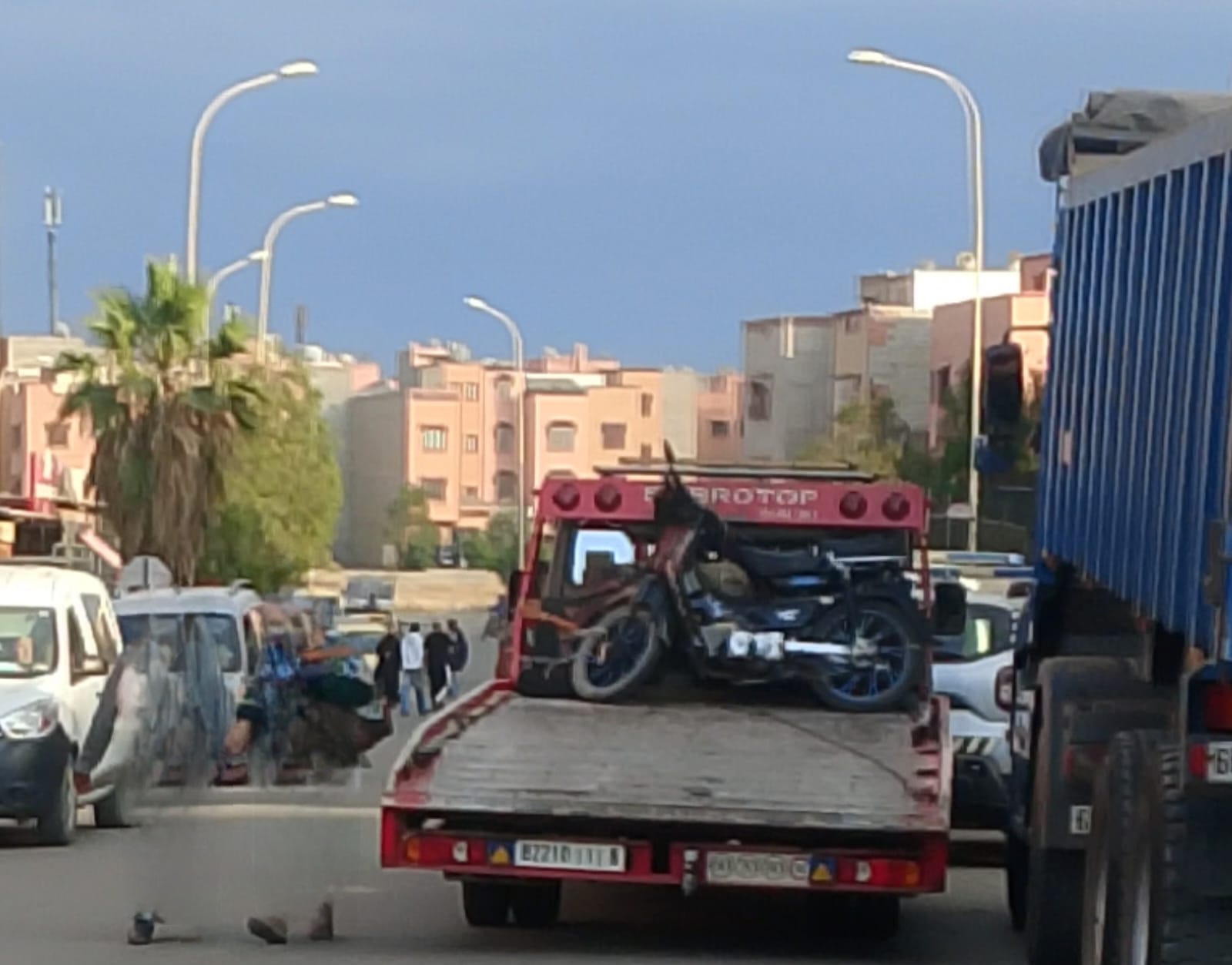 تامنصورت.. حملة أمنية واسعة تحجز عشرات الدراجات النارية المخالفة