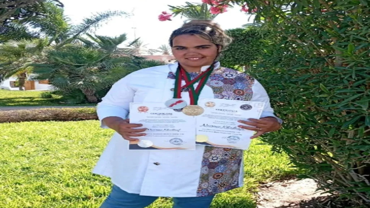 ابنة مدينة اليوسفية “نسرين خلوف” تبصم على تألق دولي في فنون الطهي بأكادير