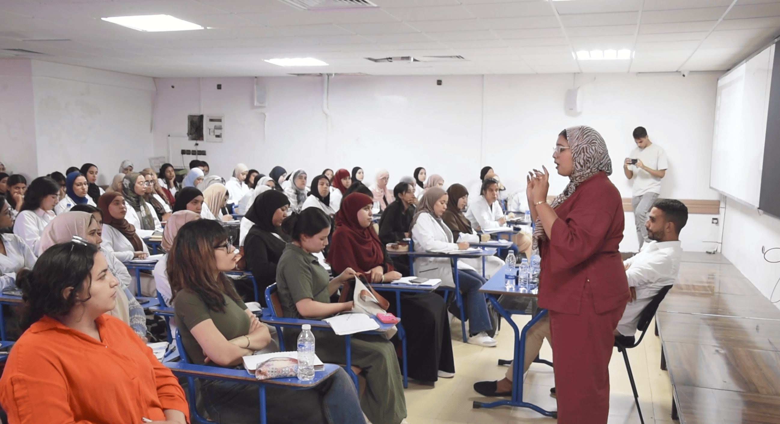 بالفيديو.. مجموعة معاهد “إكسيل” مراكش تقدم مواكبة مجانية لمتدربي وخريجي شعبة “مساعد في التمريض” لاجتياز مباريات التوظيف