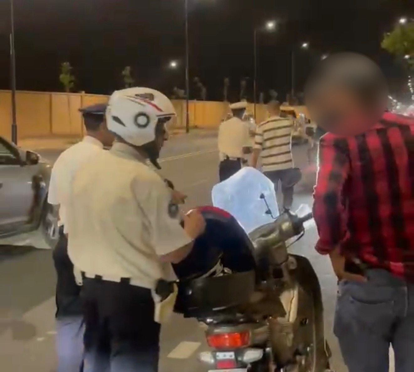بالفيديو.. حملة أمنية بمراكش تسفر عن توقيف مخالفين وضبط صاحب دراجة نارية