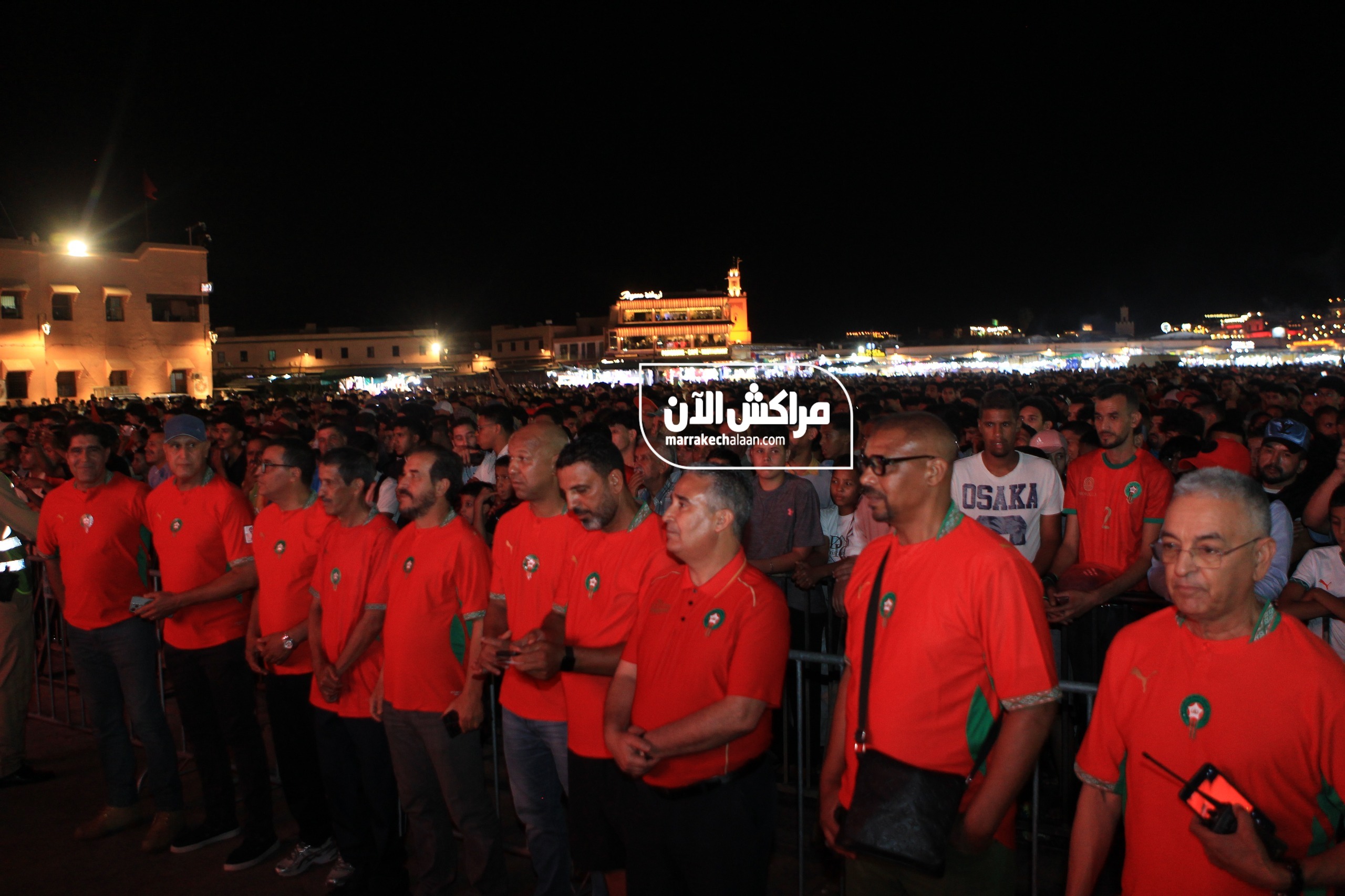 بالفيديو.. ساحة جامع الفنا مراكش تهتز على إيقاع مواجهة الأسود والبرازيل بحضور جماهيري غفير ونجوم الكرة الكبار
