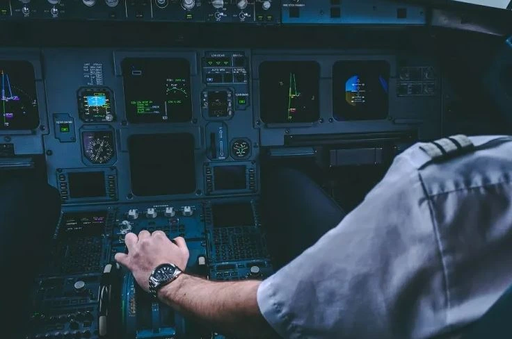 فضيحة تهز الطيران الكندي والسبب ربان طائرة