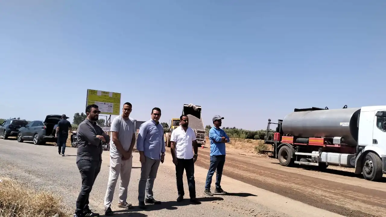 الناجي رئيس جماعة الويدان يشرف على إطلاق أشغال تعبيد طريق “البكارية” لفك العزلة عن الدواوير