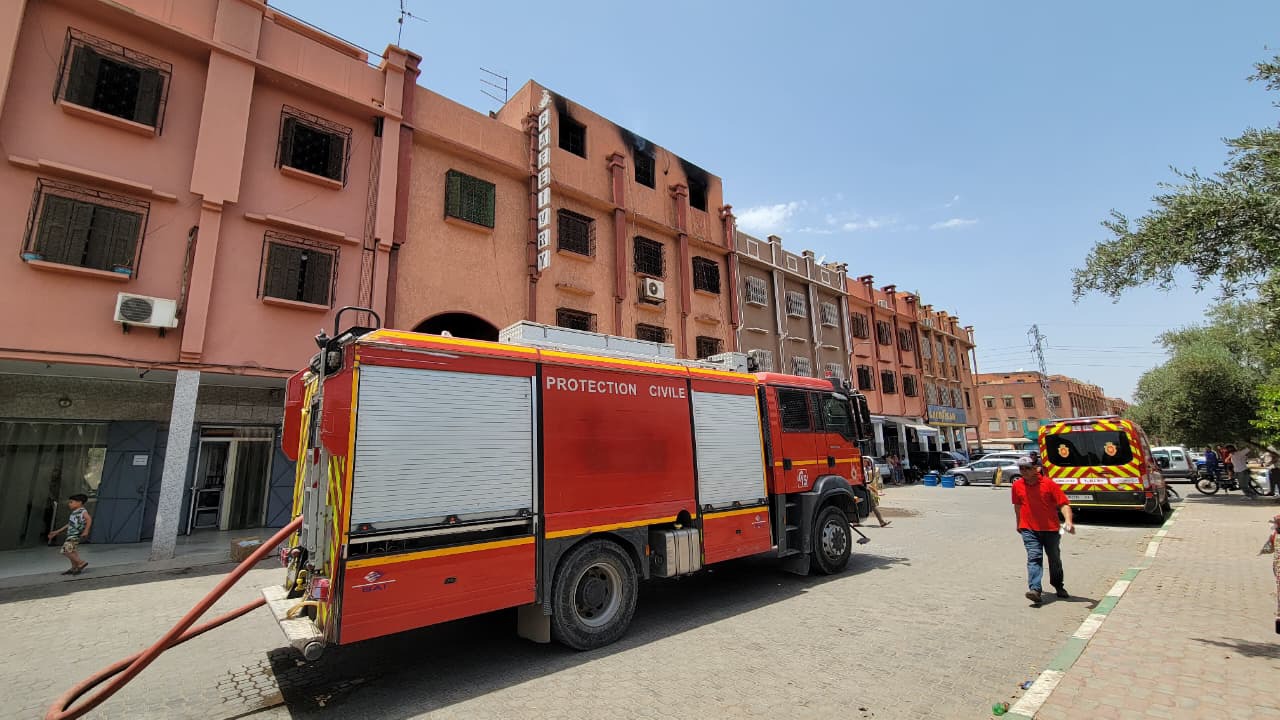 حريق مهول يلتهم محتويات شقة سكنية بمنطقة الإنارة مراكش دون تسجيل ضحايا