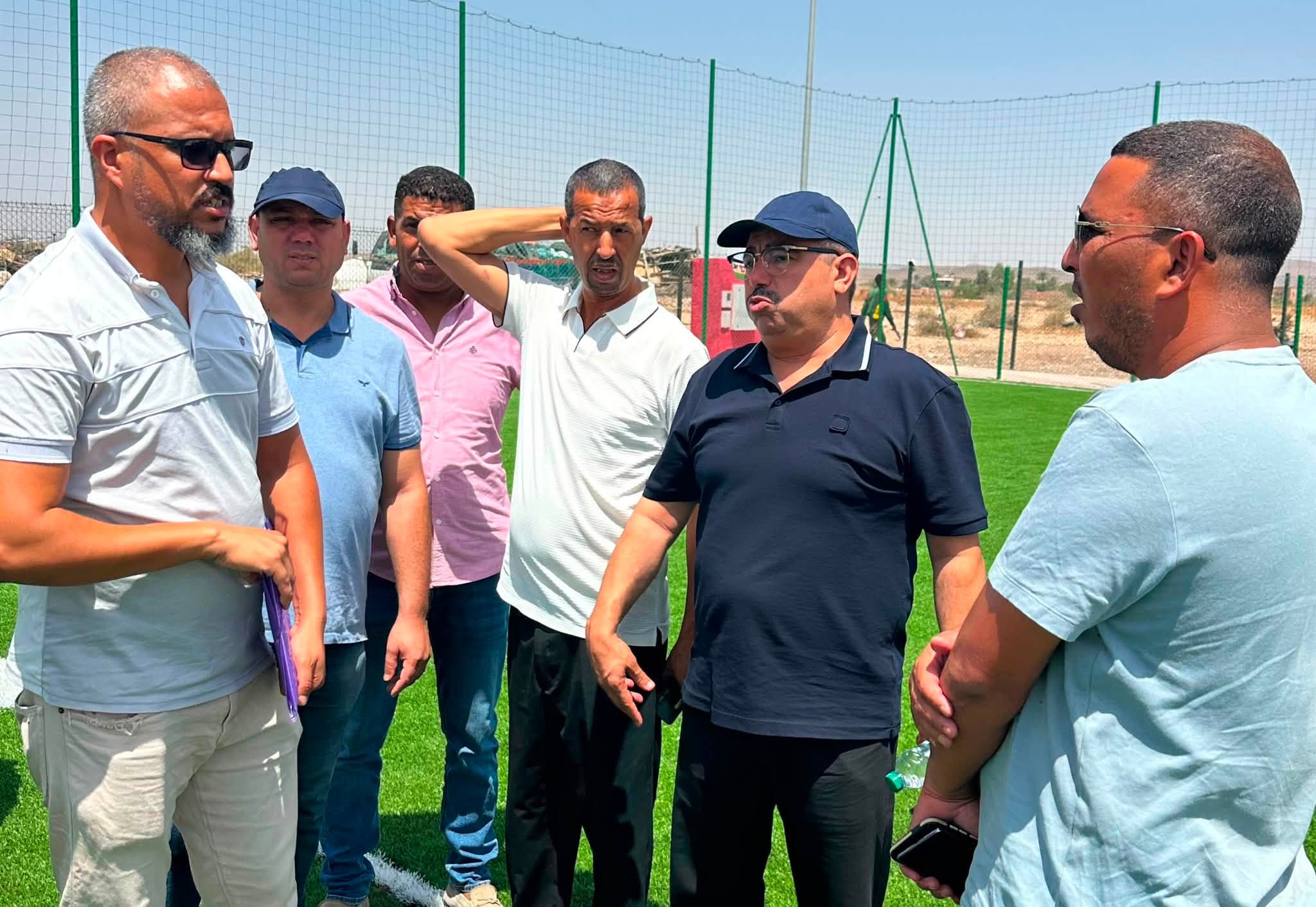 جماعة واحة سيدي إبراهيم.. تدشين ملاعب قرب وطريق جماعية في إطار برنامج العمل التنموي