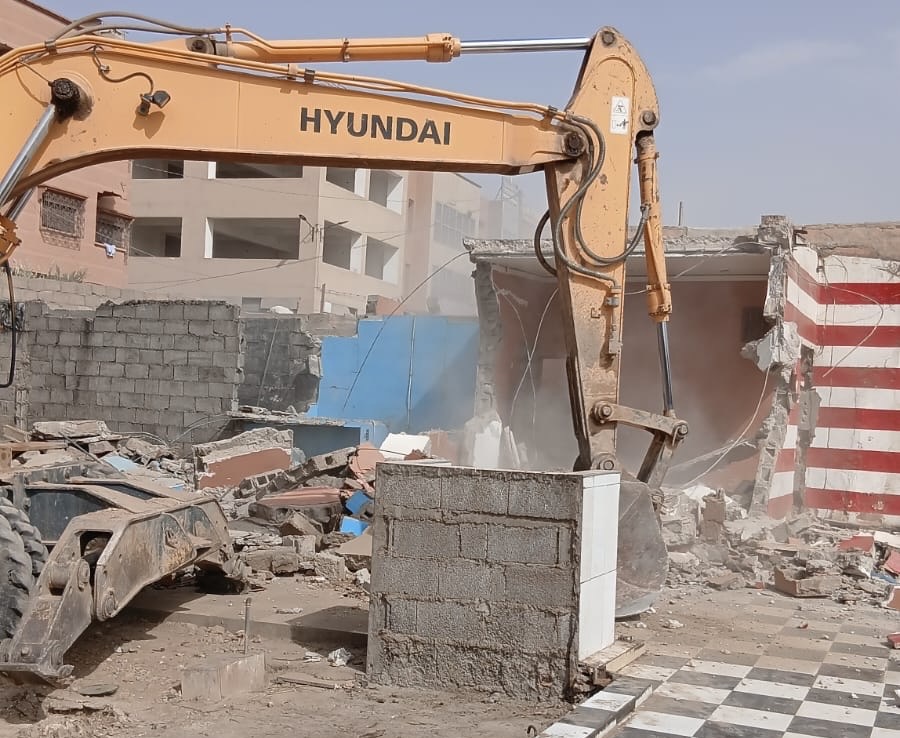 مراكش.. السلطات تهدم محلات عشوائية بطريق آسفي في إطار تحرير الملك العمومي