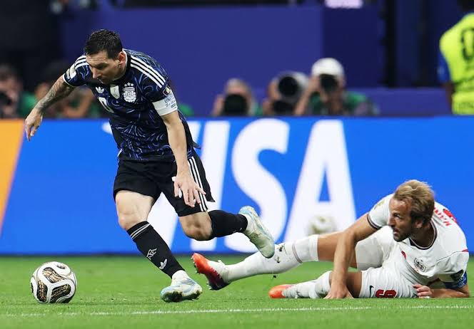 الأرجنتين تبلغ نهائي كأس العالم بعد ملحمة كروية أمام إنجلترا
