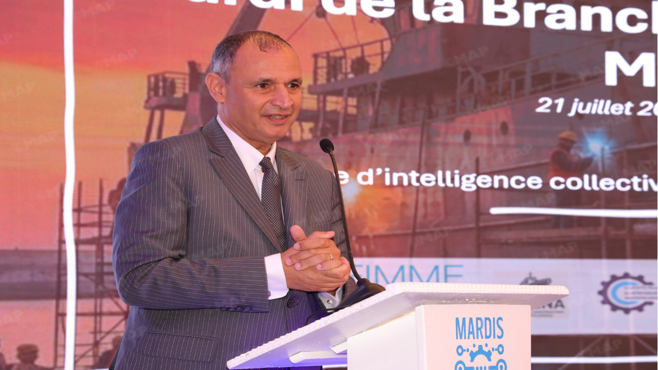 الوزير مزور يبرز دور الطلبيات العمومية في تطوير الصناعة البحرية
