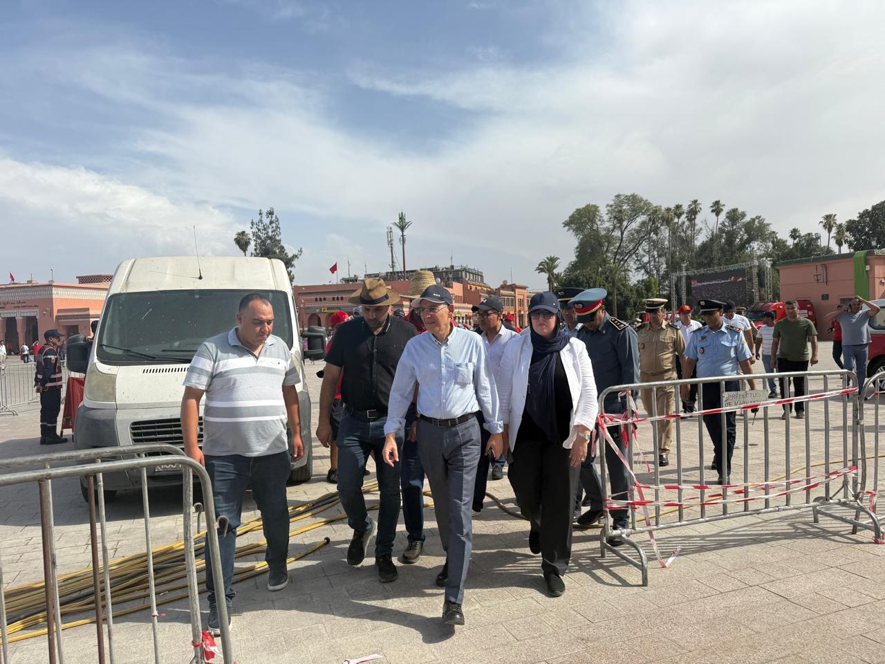 والي جهة مراكش آسفي يتفقد منطقة المشجعين بساحة جامع الفنا استعداداً لمباراة المنتخب المغربي ونظيره الكندي