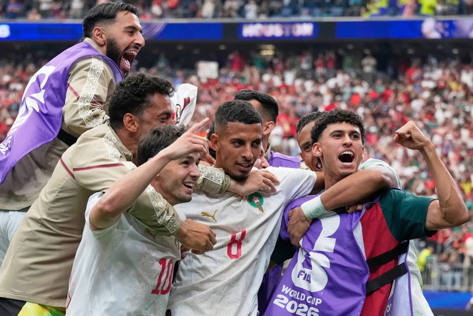 عزالدين أوناحي يحصد جائزة أفضل لاعب في مباراة المغرب وكندا