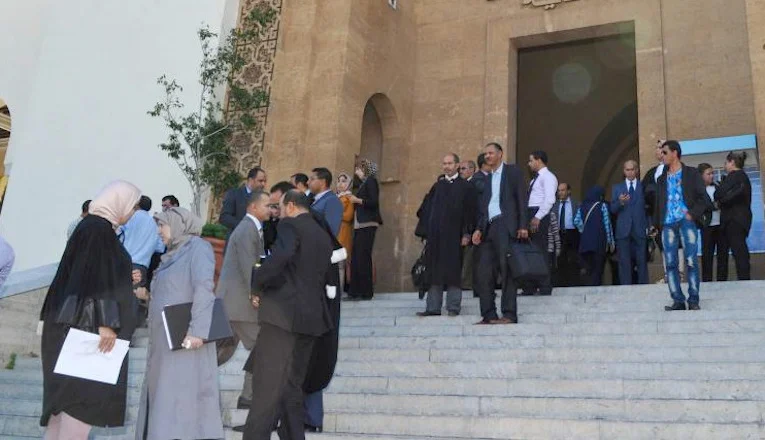 المحامون يقررون مواصلة الامتناع عن تقديم الخدمات
