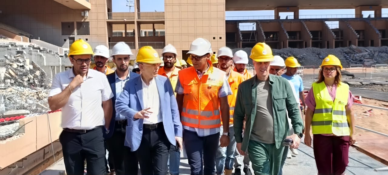 مراكش.. والي الجهة يتفقد ملاعب التداريب ويطلع على تقدم أشغال الملعب الكبير