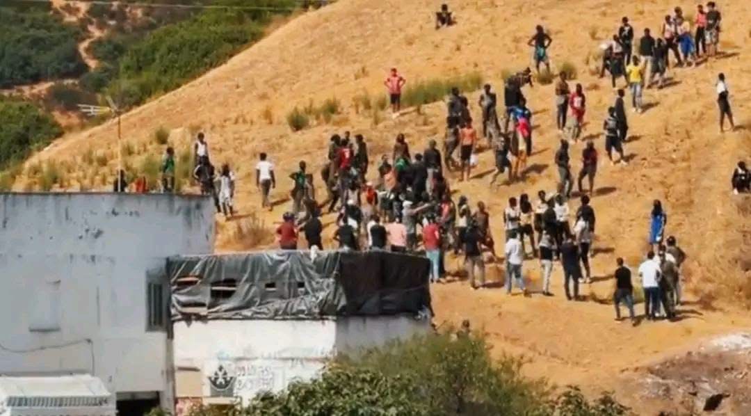 ارتفاع حصيلة الموقوفين بالفنيدق إلى 294 مرشحاً للهجرة السرية والسلطات تؤكد السيطرة على الوضع