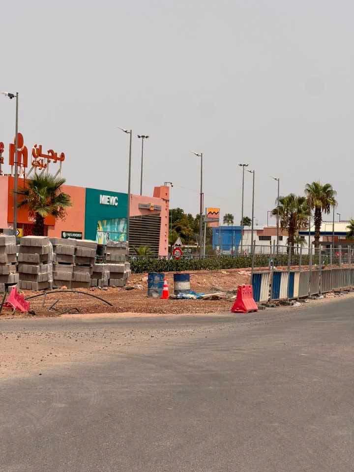مراكش.. استمرار أشغال تهيئة طريق السويهلة بالمسيرة على امتداد شارع المقاومة