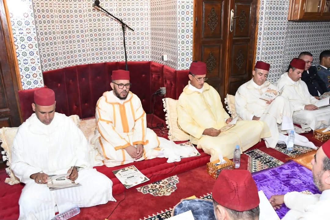 بالصور.. عامل إقليم شيشاوة يترأس حفلاً دينياً بمسجد الإمام مالك احتفاءً بذكرى المولد النبوي الشريف