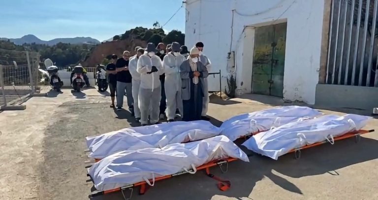 وتستمر عمليات الدفن بسبتة.. عدد الجثامين يصل الى 30 جثة
