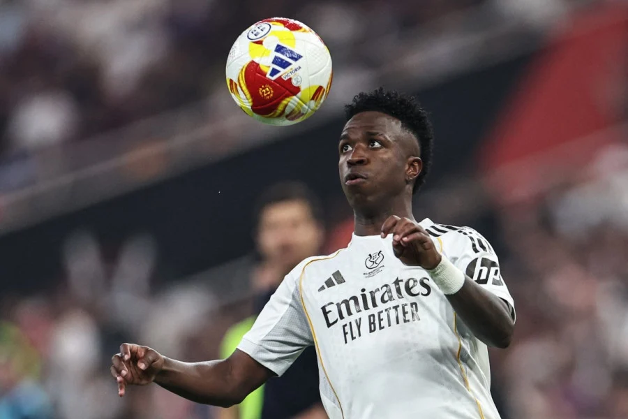 فينيسيوس جونيور يمدد عقده مع ريال مدريد
