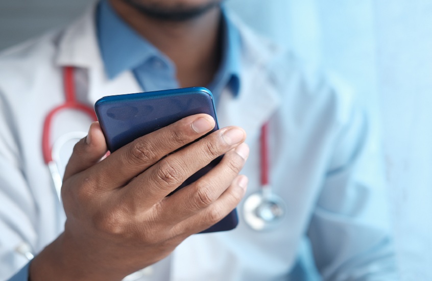 دراسة جديدة تحذر: التقاط الصور و”لقطات الشاشة” يُضعف الذاكرة ويؤدي إلى “النسيان الرقمي”