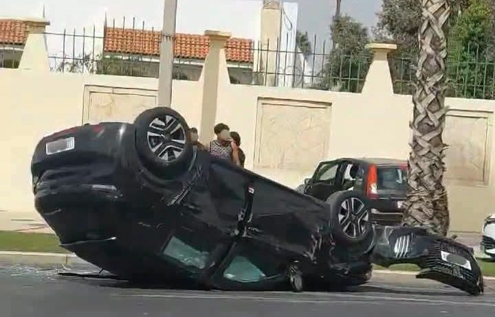 انقلاب سيارة بالطريق الرابطة بين أكادير وإنزكان والسلطات تباشر إجراءاتها