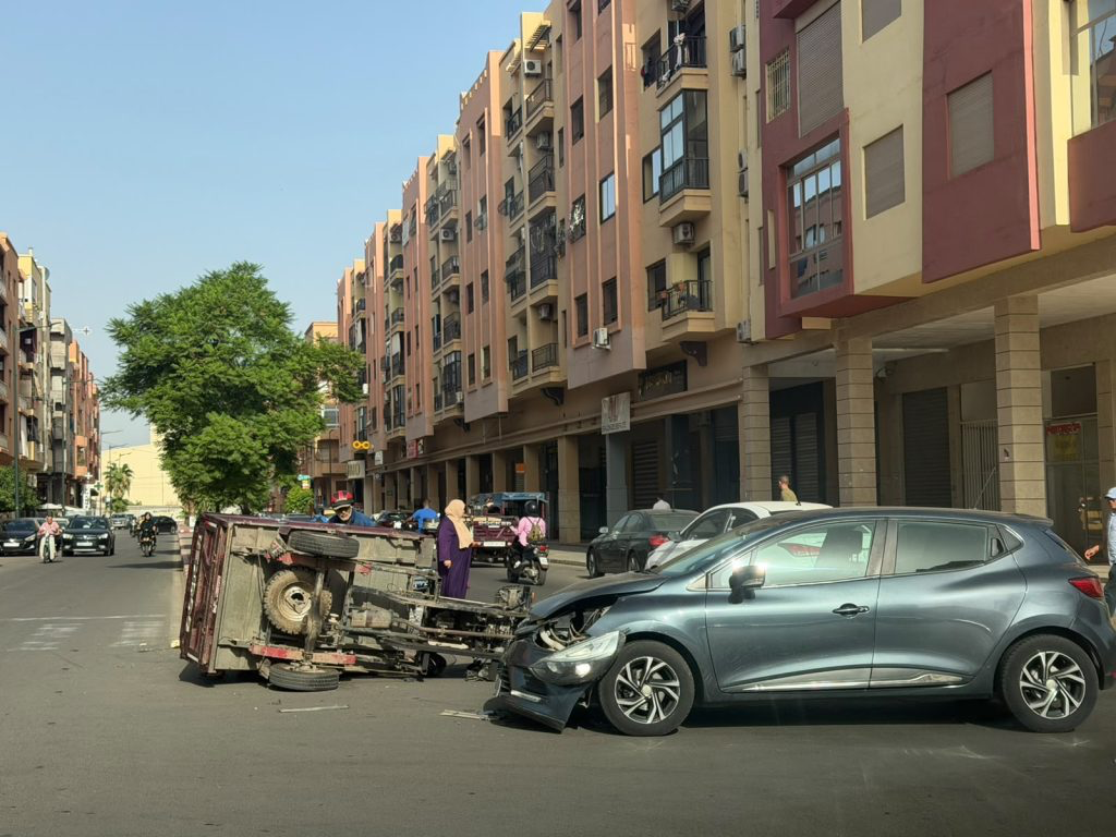 حادث سير بشارع الازدهار بمراكش يخلف إصابة وخسائر مادية