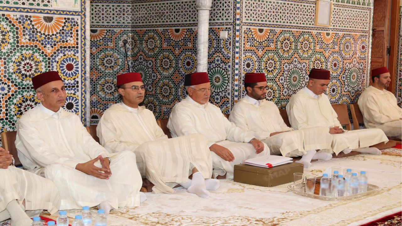 الحوز.. تسليم هبتين ملكيتين للشرفاء الأمغاريين لزاويتي مولاي عبد الله بن حساين بتمصلوحت ومولاي إبراهيم
