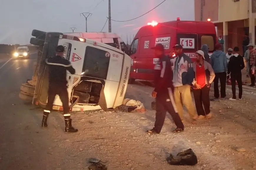 اصطدام حافلة لنقل العمال بسيارة نواحي اشتوكة ايت باها يخلف 14 مصابا