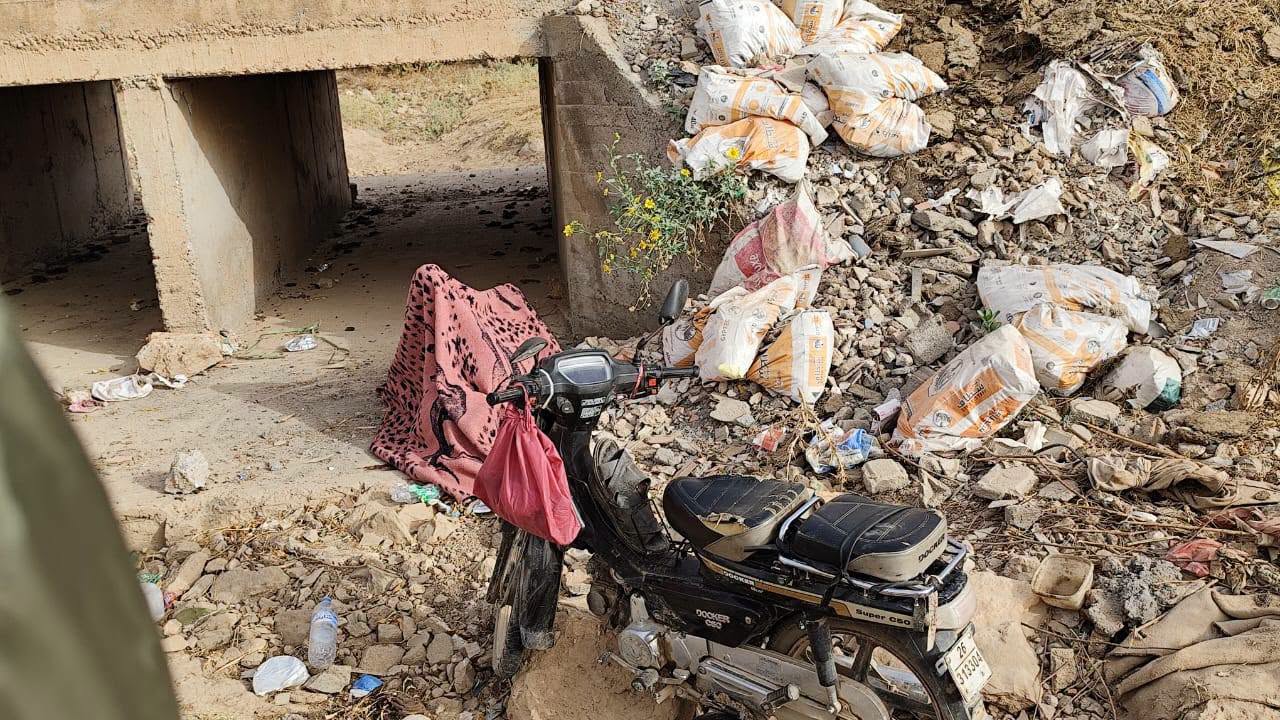 تفاصيل العثور على جثة شخص ملقى على الأرض بابن جرير في ظروف غامضة + صور