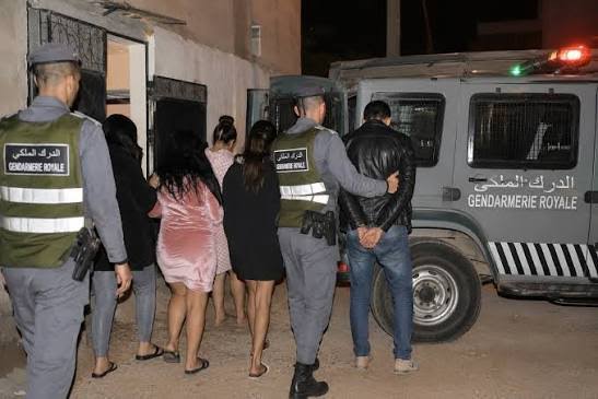 تفاصيل مداهمة فيلا حولها أجانب لـ”القصاير” والجنس الجماعي ضواحي مراكش