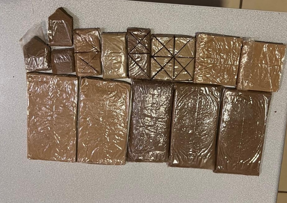 إيقاف مبحوث عنه بموجب 15 مذكرة بحث متلبساً بترويج المخدرات ضواحي مراكش