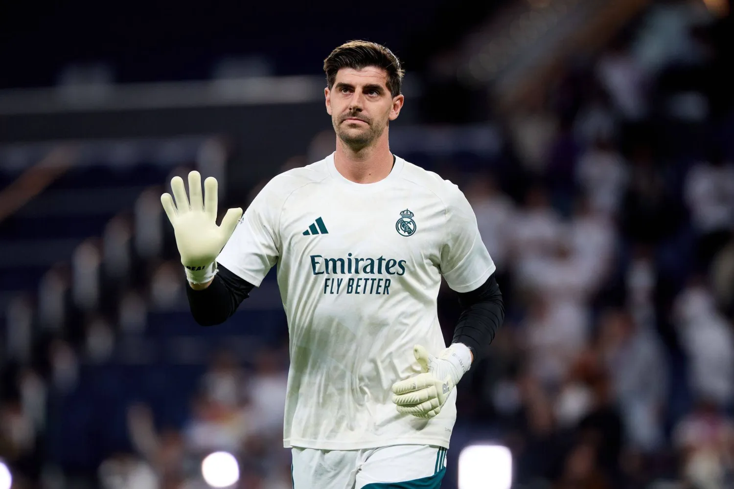 ريال مدريد يعلن غياب حارس مرماه كورتوا عن الكلاسيكو