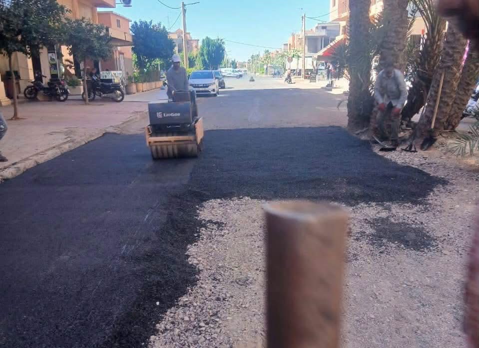 مجلس مقاطعة جليز يواصل أشغال إصلاح الطرقات وتحسين البنية التحتية