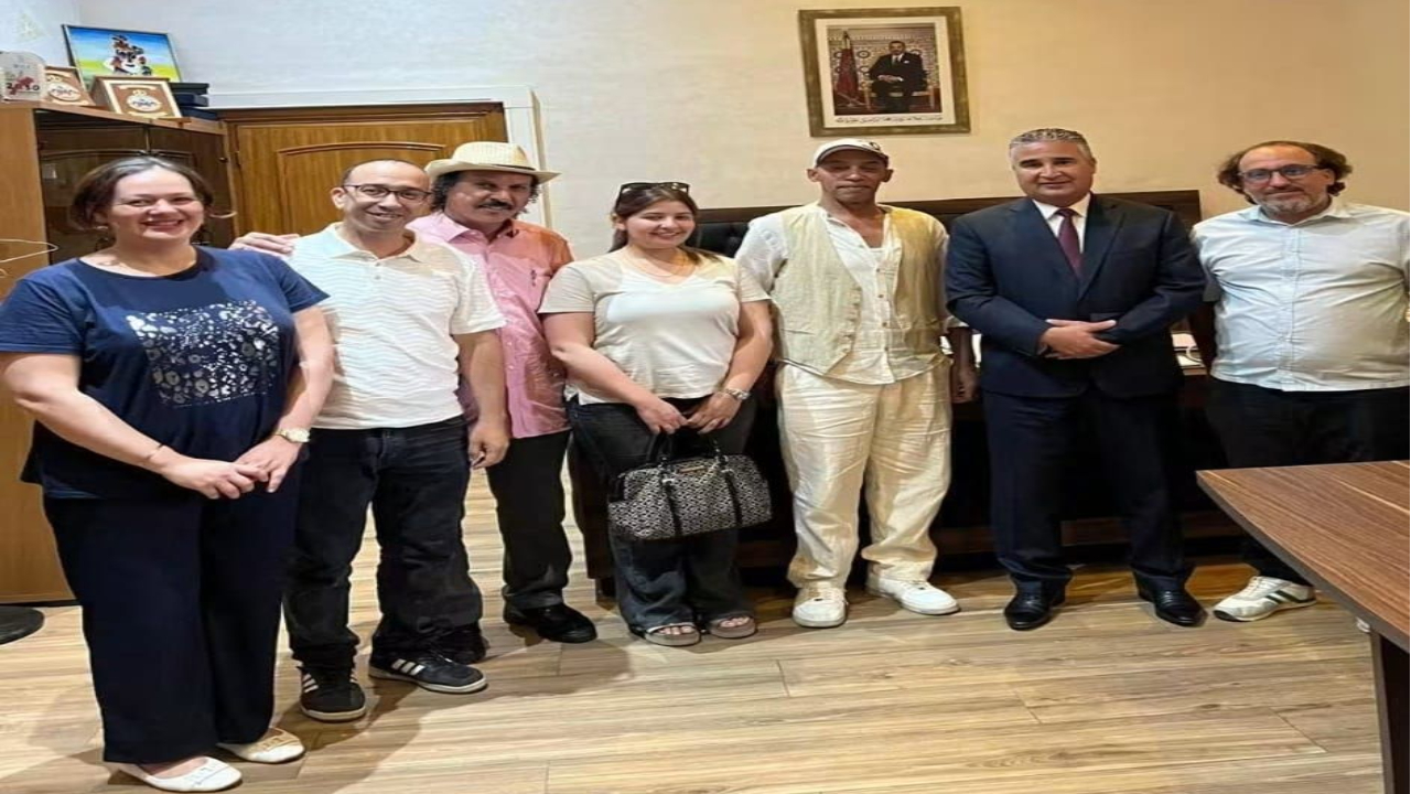 النائب الأول لعمدة مدينة مراكش يستقبل فرقة “إيلاف” عقب نجاح عرضها المسرحي للطفل