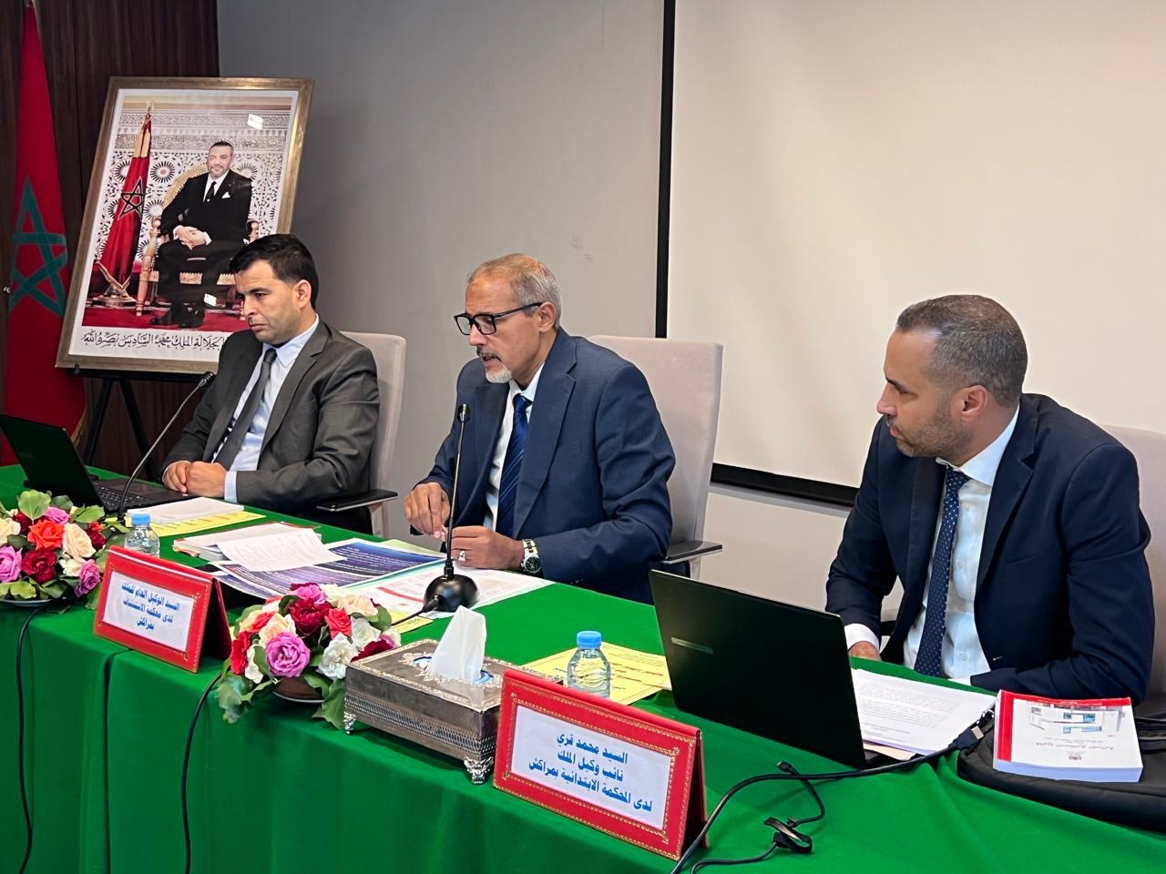 بإشراف الوكيل العام خالد كردودي.. قضاة النيابة العامة وضباط الشرطة القضائية بمراكش يناقشون مستجدات التفتيش والحجز والتجميد