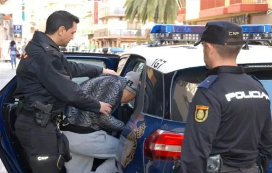 العثور على مهاجر مختبئ داخل سيارة يقود إلى توقيف مغربي بميناء سبتة
